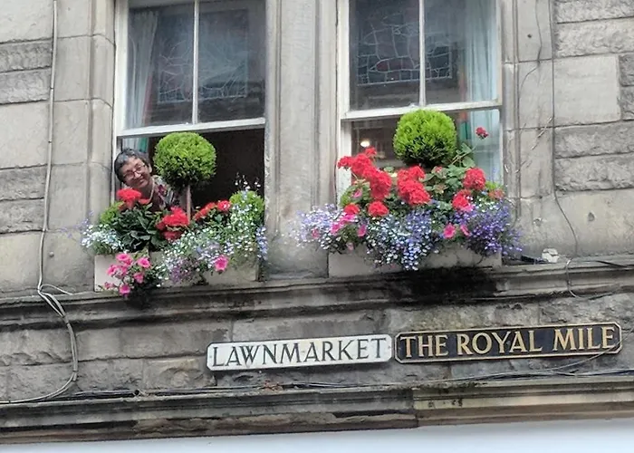 Royal Mile Apartment, 1 Minute From The Castle.